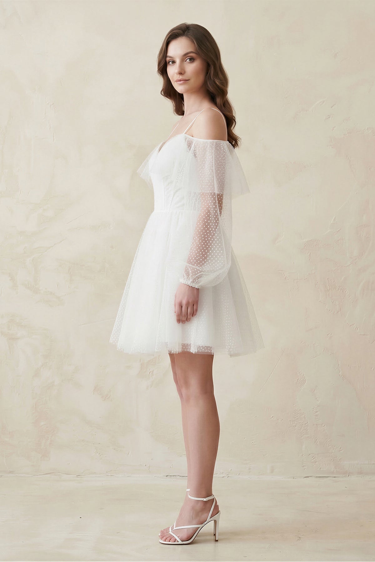 Robe de mariée blanche trapèze en dentelle manches longues à corset - Harana