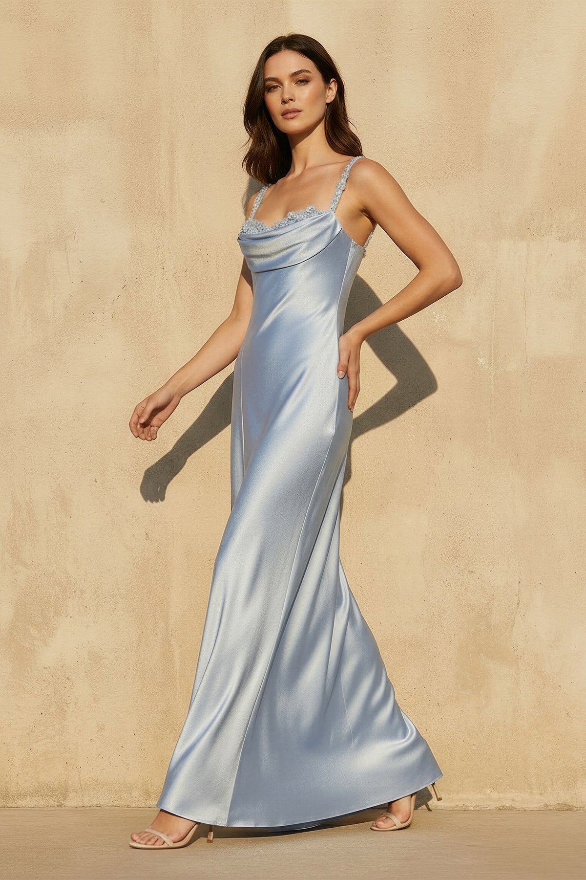 Robe longue bleu ciel à appliqués - Harana
