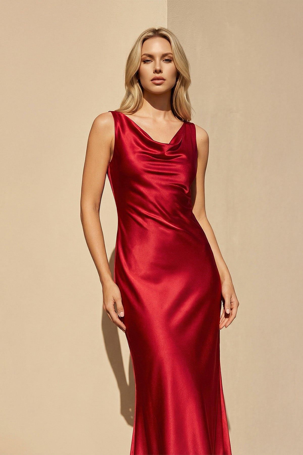 Robe longue rouge satinée - Harana
