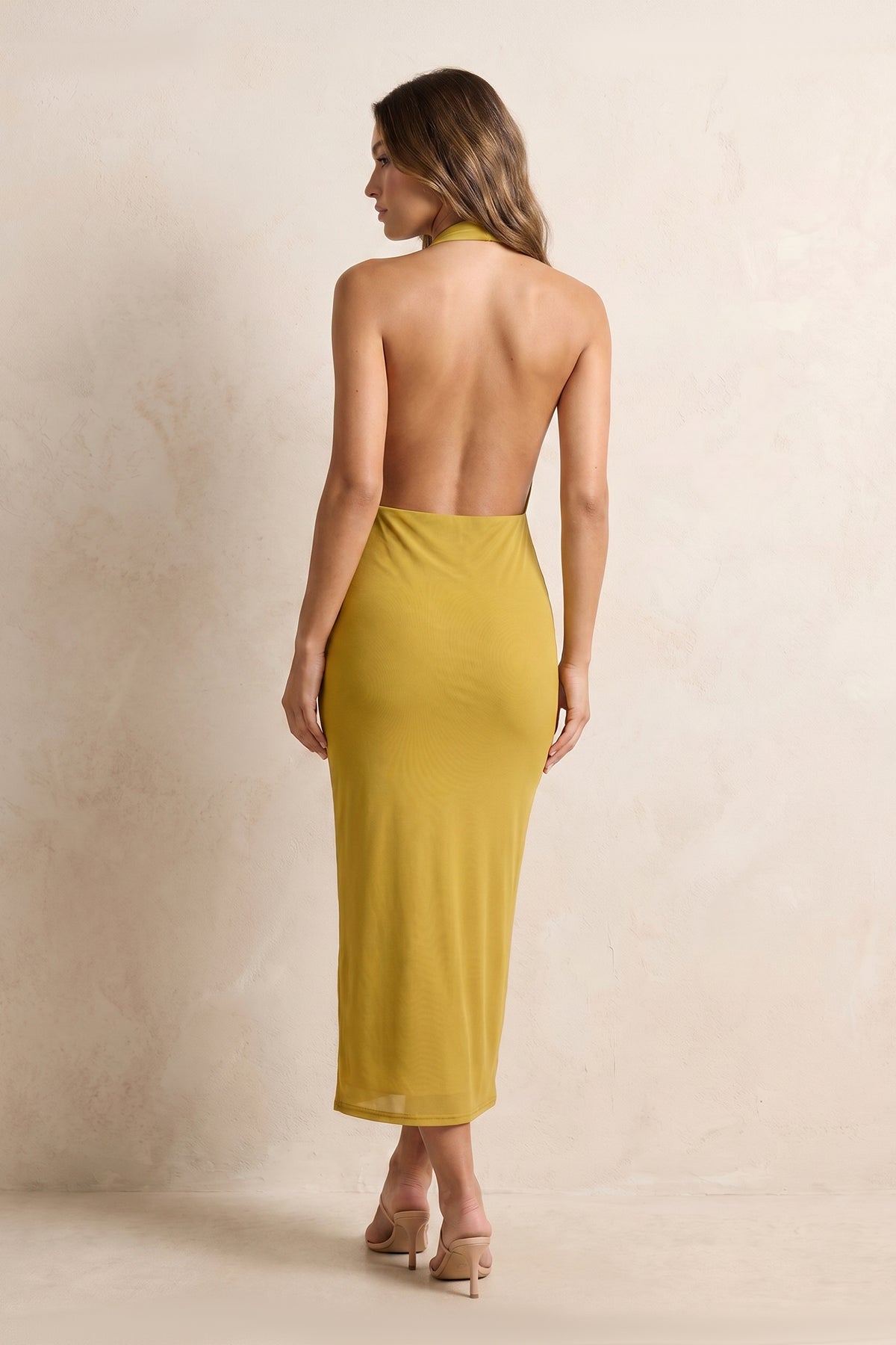 Robe jaune souci midi coupe fourreau à col bénitier dos nu - Harana