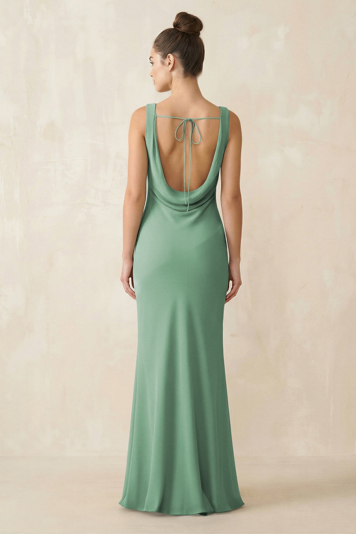 Robe demoiselle d’honneur vert d’eau longue sans manches effet drapé en mousseline - Harana