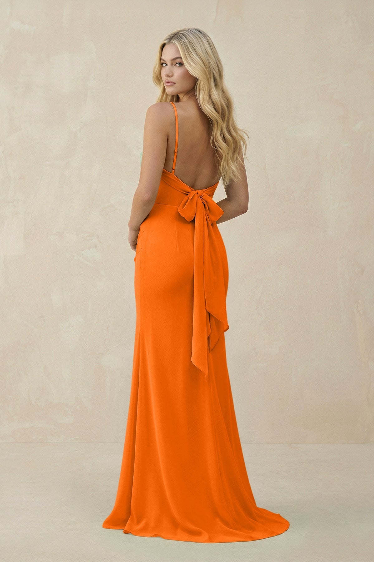 Robe longue orange en mousseline col bénitier - Harana
