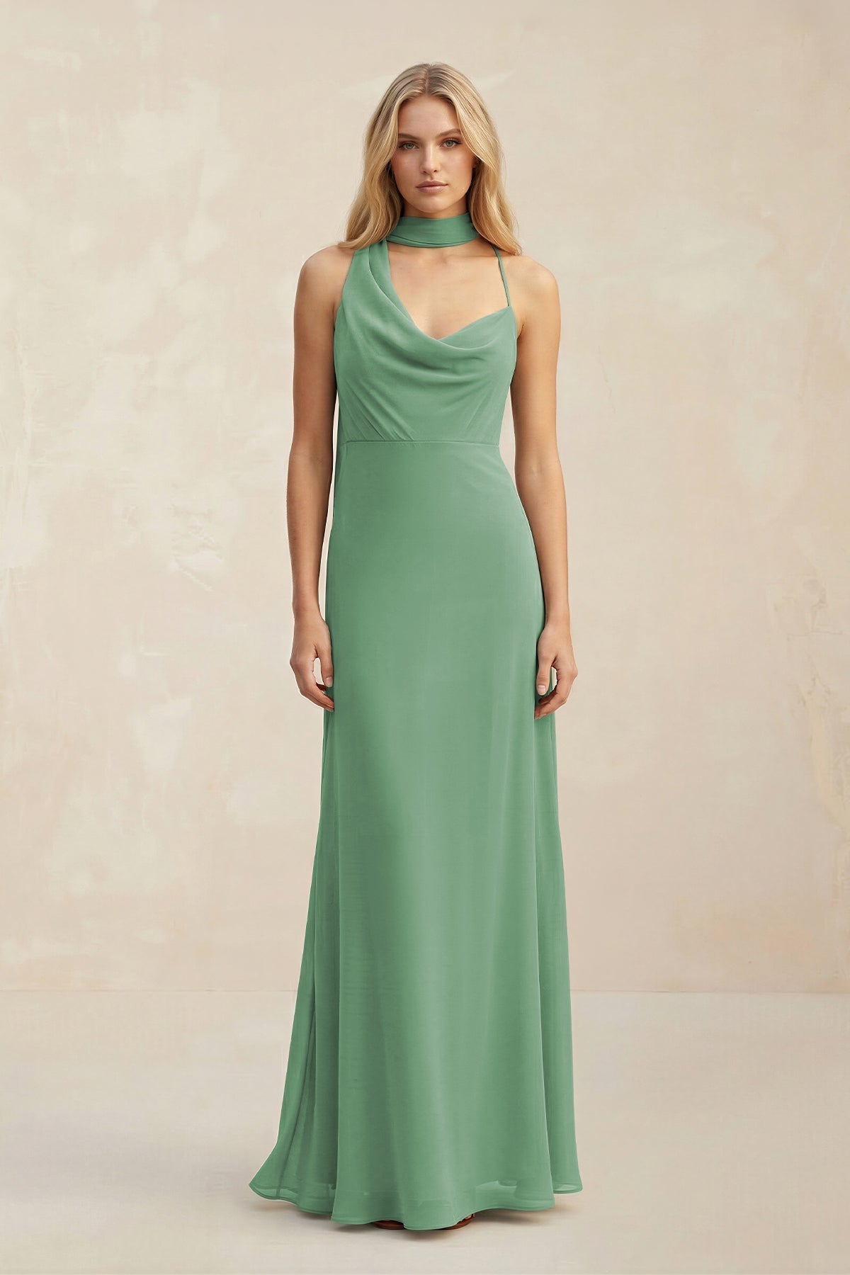 Robe demoiselle d’honneur vert d’eau longue sans manches effet drapé en mousseline - Harana