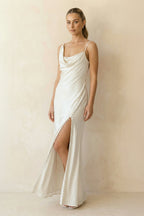 Robe de mariée blanche fourreau satinée avec fente sans manches - Harana
