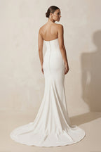 Robe de mariée ivoire en crêpe coupe sirène bustier effet drapé - Harana