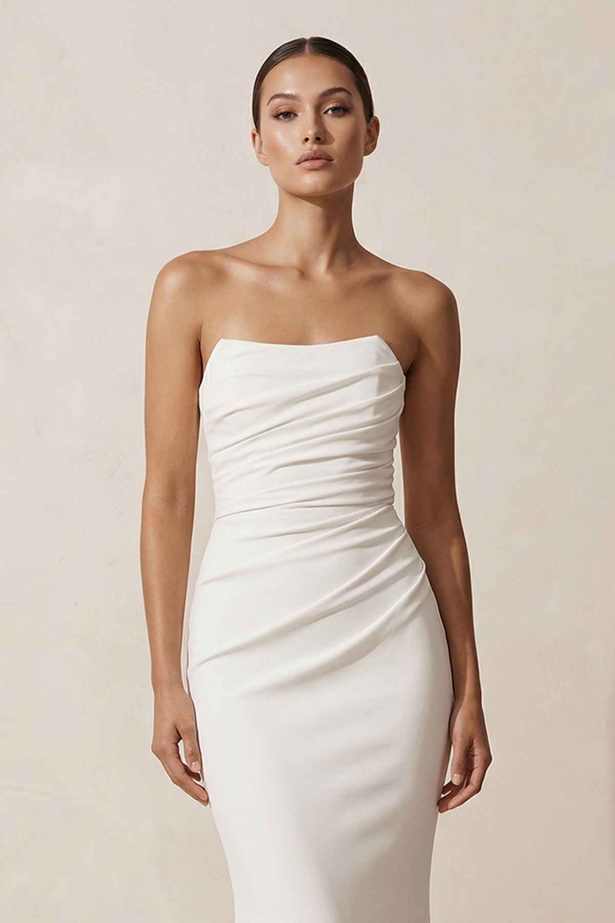 Robe de mariée ivoire en crêpe coupe sirène bustier effet drapé - Harana