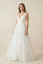 Robe de mariée blanche trapèze en mousseline à col V sans manches - Harana