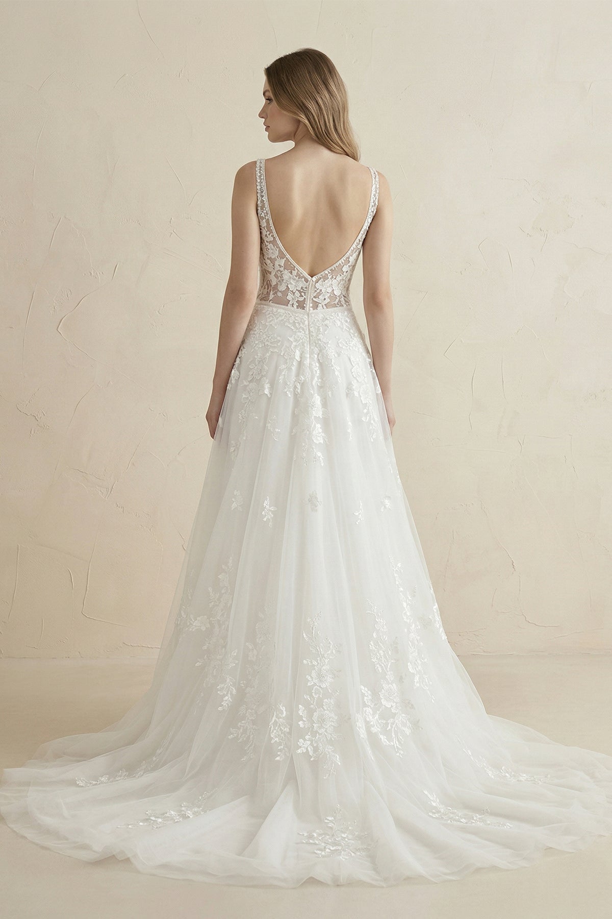 Robe de mariée blanche trapèze en satin à col V manches longues - Harana