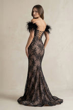 Robe de mariée noire en dentelle coupe sirène à épaules dénudées avec corset et fente - Harana