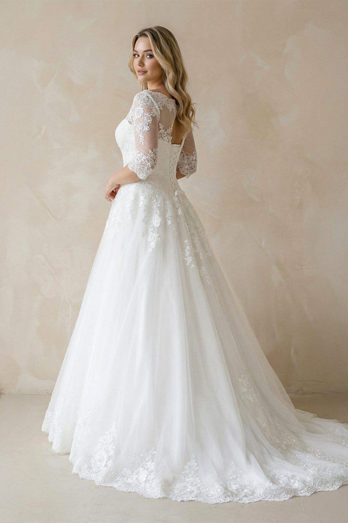 Robe de mariée blanc longue à dentelle en tulle - Harana