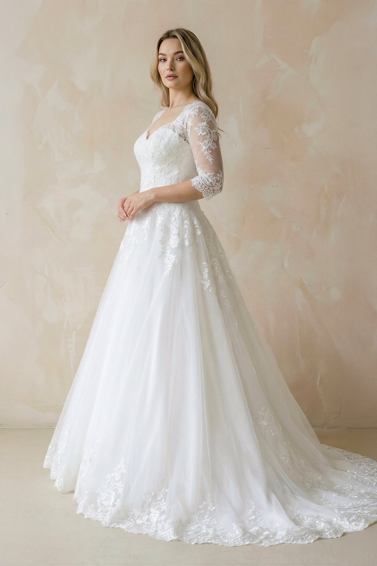 Robe de mariée blanc longue à dentelle en tulle - Harana