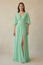 Robe demoiselle d’honneur pale pistachio longue col V avec fente plissée - Harana
