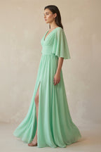 Robe demoiselle d’honneur pale pistachio longue col V avec fente plissée - Harana