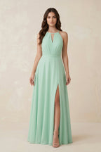 Robe demoiselle d’honneur pale pistachio longue dos nu sans manches avec fente - Harana