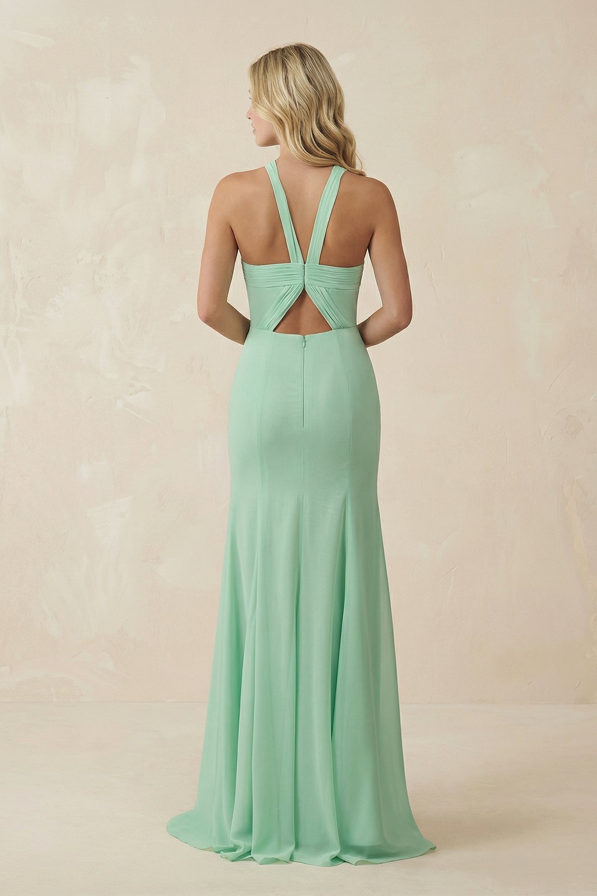 Robe demoiselle d’honneur pale pistachio longue dos nu sans manches froncée - Harana