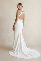 Robe de mariée blanche en crêpe coupe sirène à col licou effet drapé - Harana