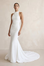 Robe de mariée blanche en crêpe coupe sirène à col licou effet drapé - Harana