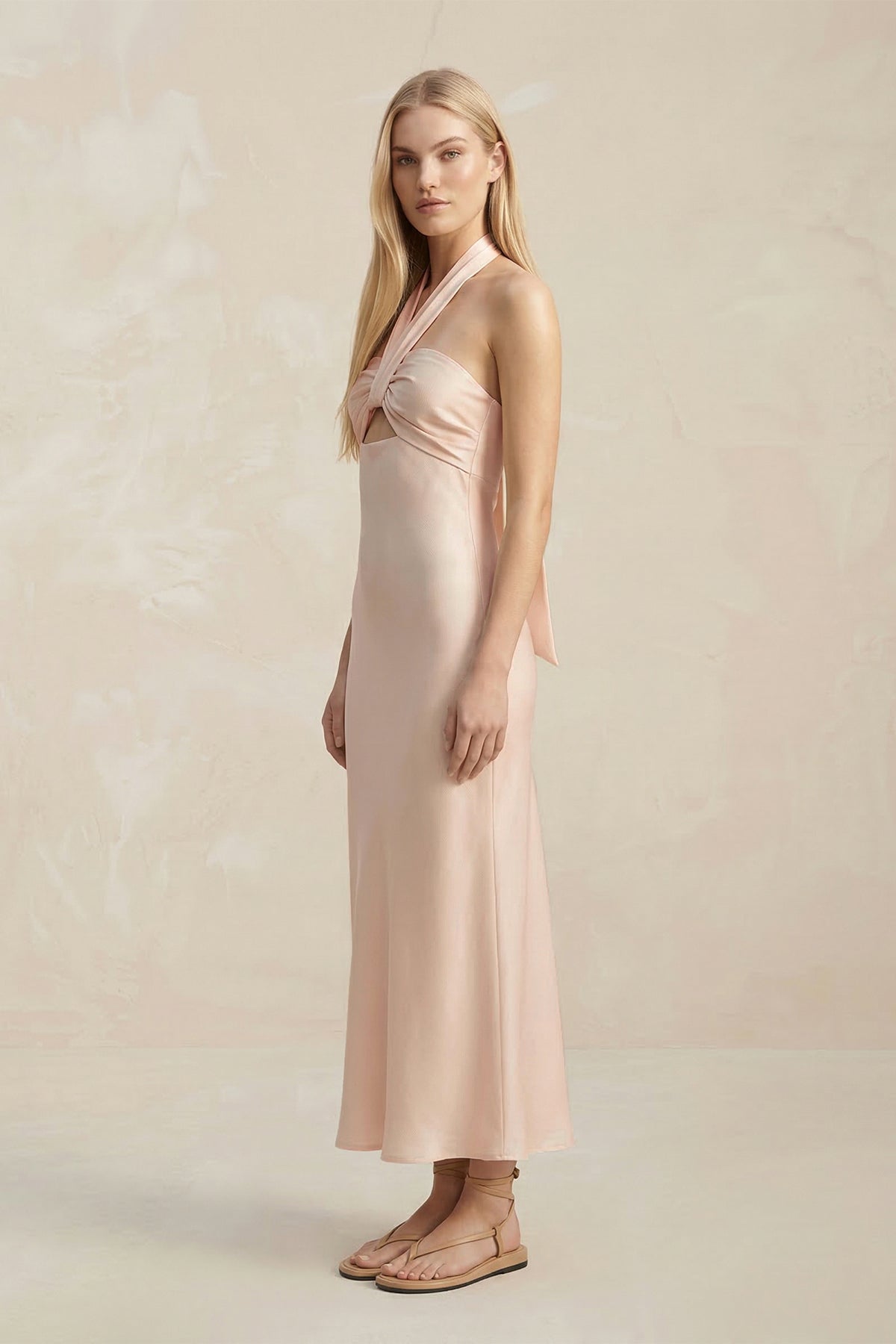 Robe demoiselle d’honneur buttercream midi dos nu sans manches satinée - Harana