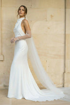 Robe de mariée blanche satinée coupe sirène à col licou dos nu - Harana