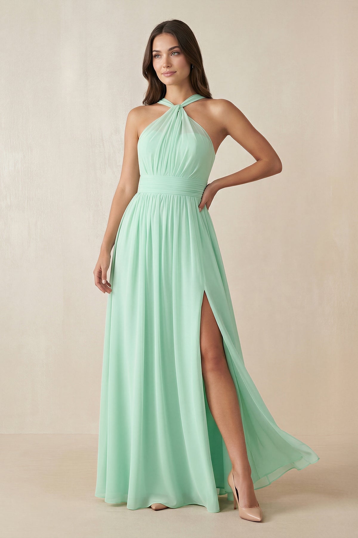 Robe demoiselle d’honneur pale pistachio longue dos nu sans manches avec fente - Harana
