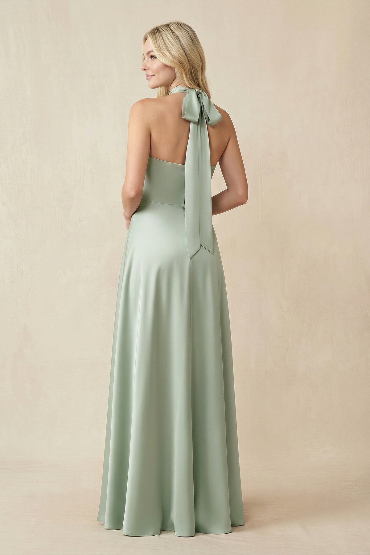 Robe demoiselle d’honneur vert sauge longue dos nu sans manches effet drapé - Harana