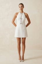 Robe de mariée courte blanc satinée à col halter sans manches - Harana