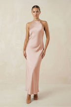 Robe demoiselle d’honneur pale blush longue dos nu sans manches satinée - Harana