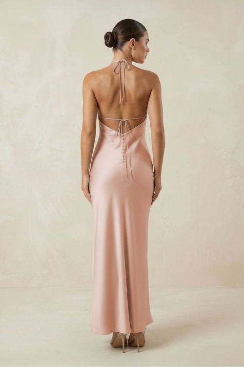Robe de demoiselle d’honneur rose pâle midi satinée coupe fourreau à col licou - Harana