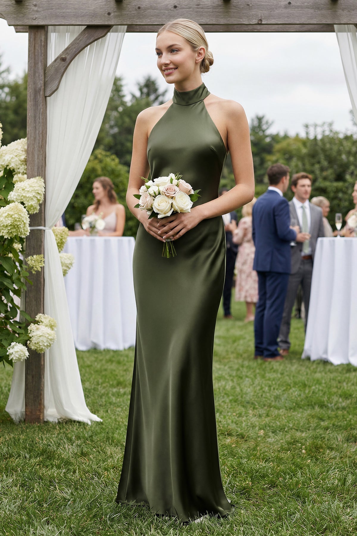 Robe demoiselle d’honneur willow green longue dos nu sans manches froncée - Harana