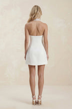 Robe de mariée blanche courte en satin coupe fourreau à col licou - Harana