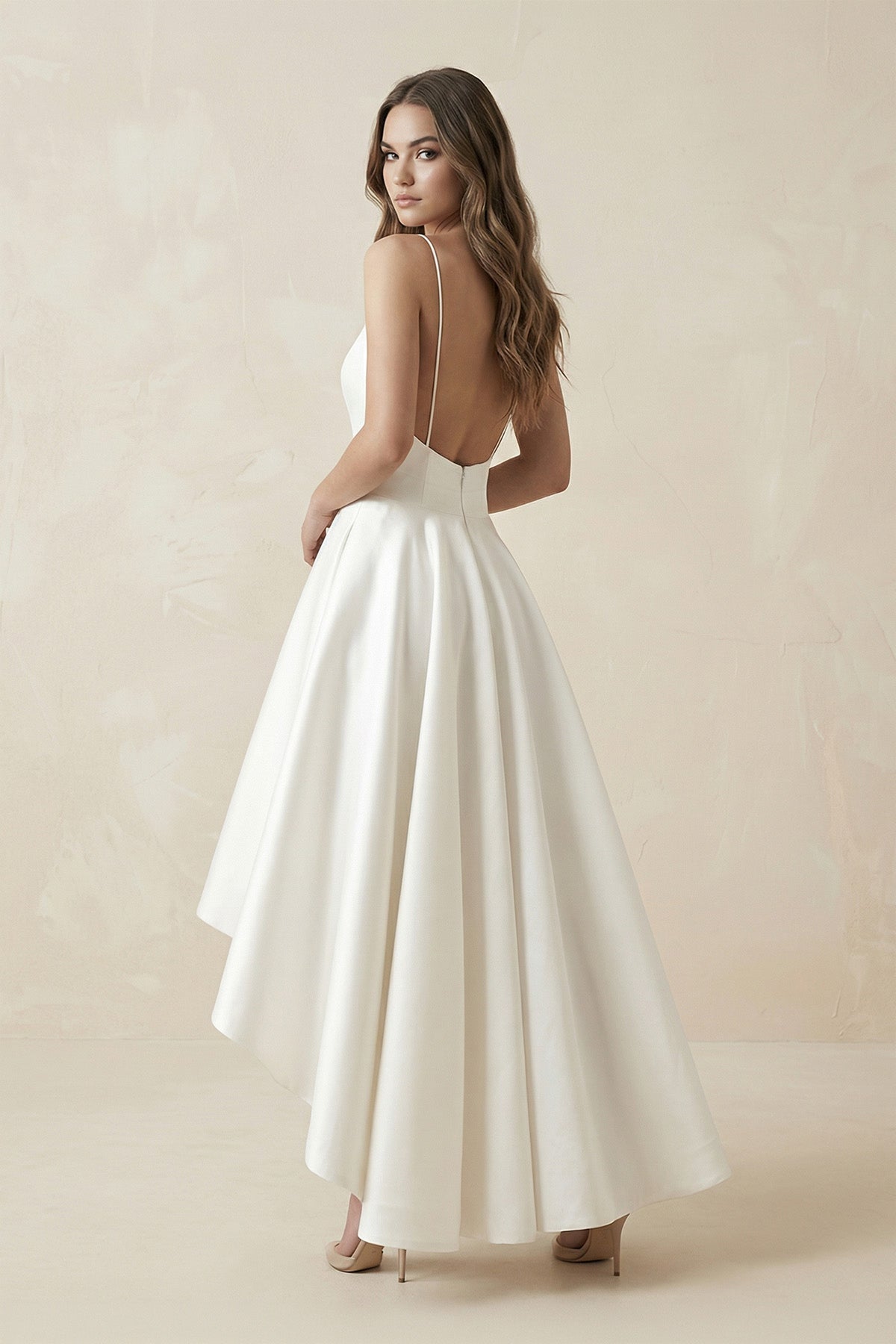 Robe de mariée blanche trapèze en satin à col V sans manches - Harana