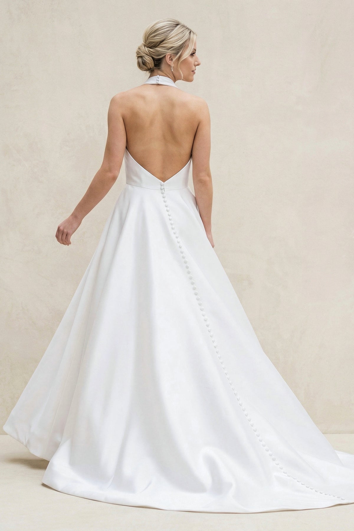 Robe de mariée blanc longue dos nu sans manches froncée - Harana