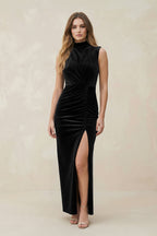 Robe demoiselle d’honneur noir longue sans manches avec fente effet drapé - Harana