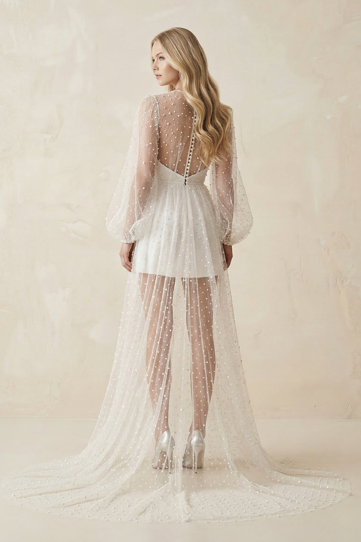 Robe de mariée blanche trapèze en tulle manches longues perlée - Harana