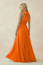 Robe longue orange en mousseline coupe trapèze col halter - Harana