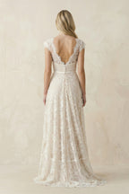 Robe de mariée ivoire trapèze en dentelle effet illusion - Harana