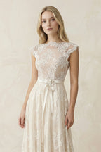 Robe de mariée ivoire trapèze en dentelle effet illusion - Harana
