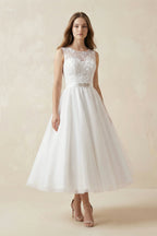 Robe de mariée blanche trapèze en tulle sans manches avec nœud - Harana