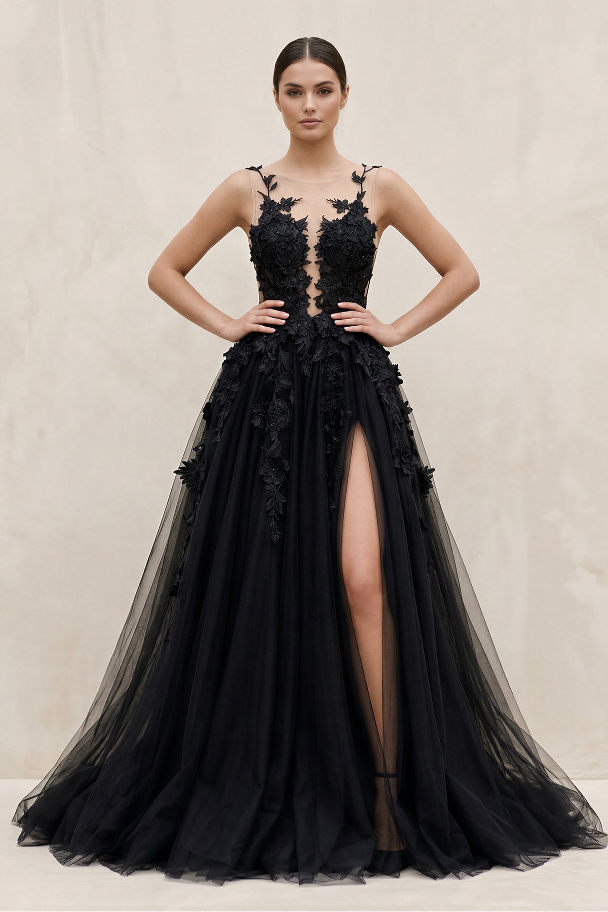 Robe de mariée noire trapèze en tulle sans manches à appliqués - Harana