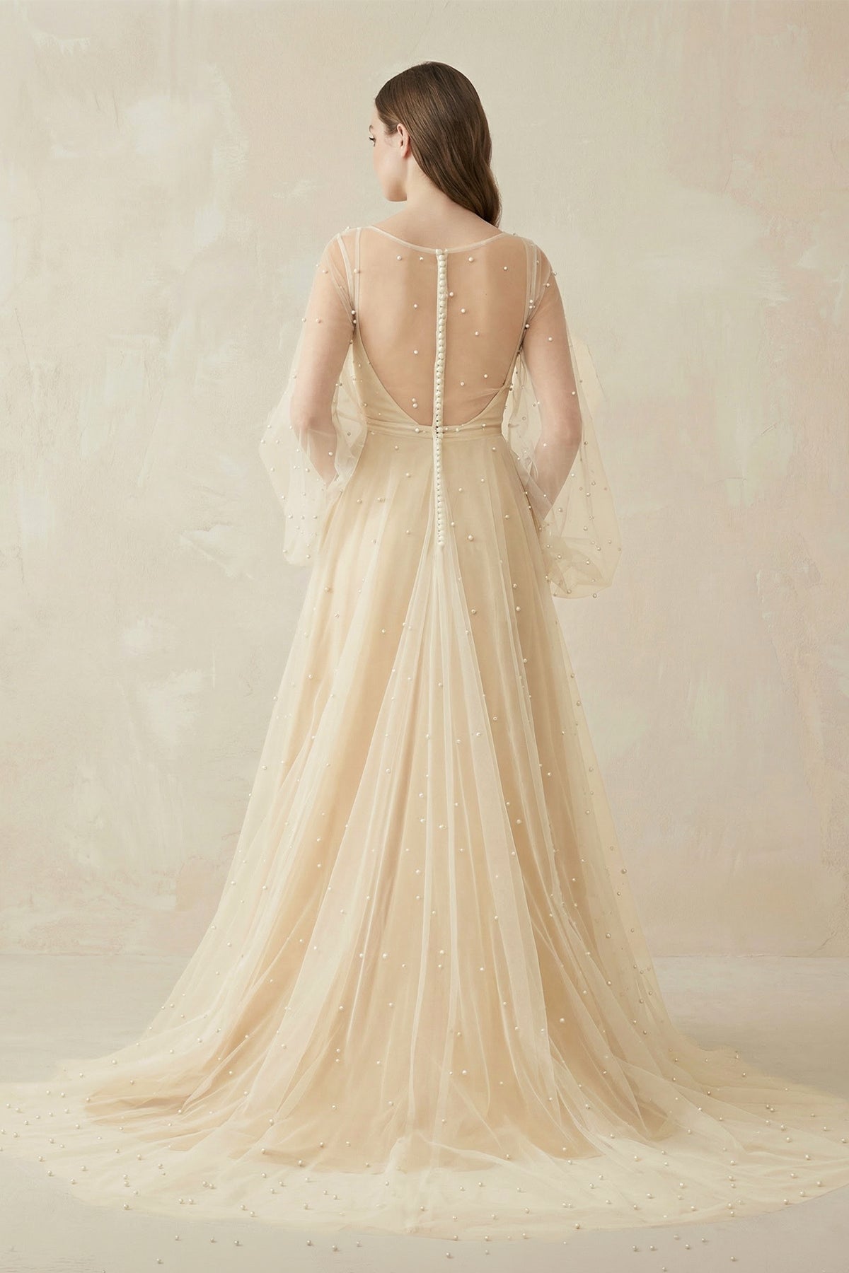 Robe de mariée blanche et nude trapèze en tulle manches longues effet - Harana