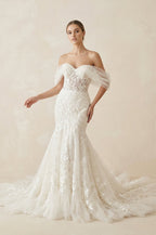 Robe de mariée ivoire en dentelle coupe sirène à épaules dénudées - Harana