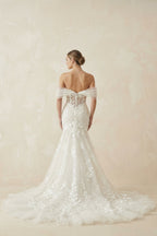 Robe de mariée ivoire en dentelle coupe sirène à épaules dénudées - Harana