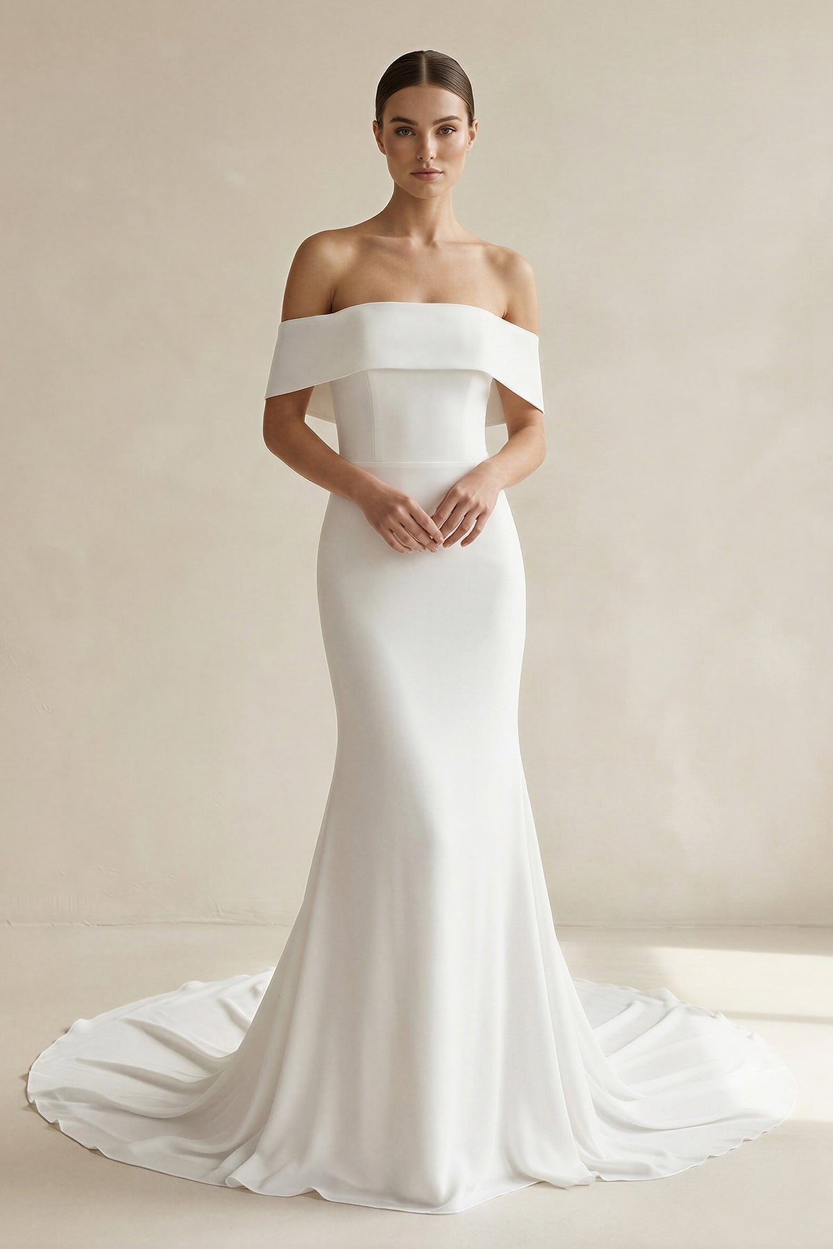 Robe de mariée ivoire satinée coupe sirène à épaules dénudées - Harana