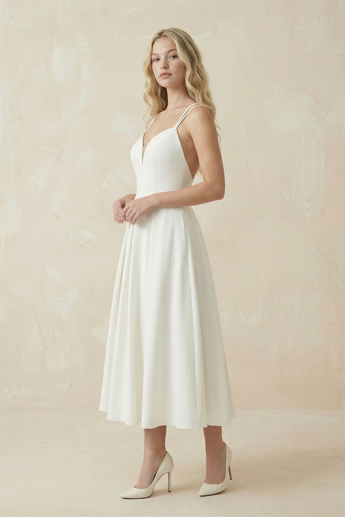 Robe de mariée ivoire midi trapèze satinée à fines bretelles col V - Harana