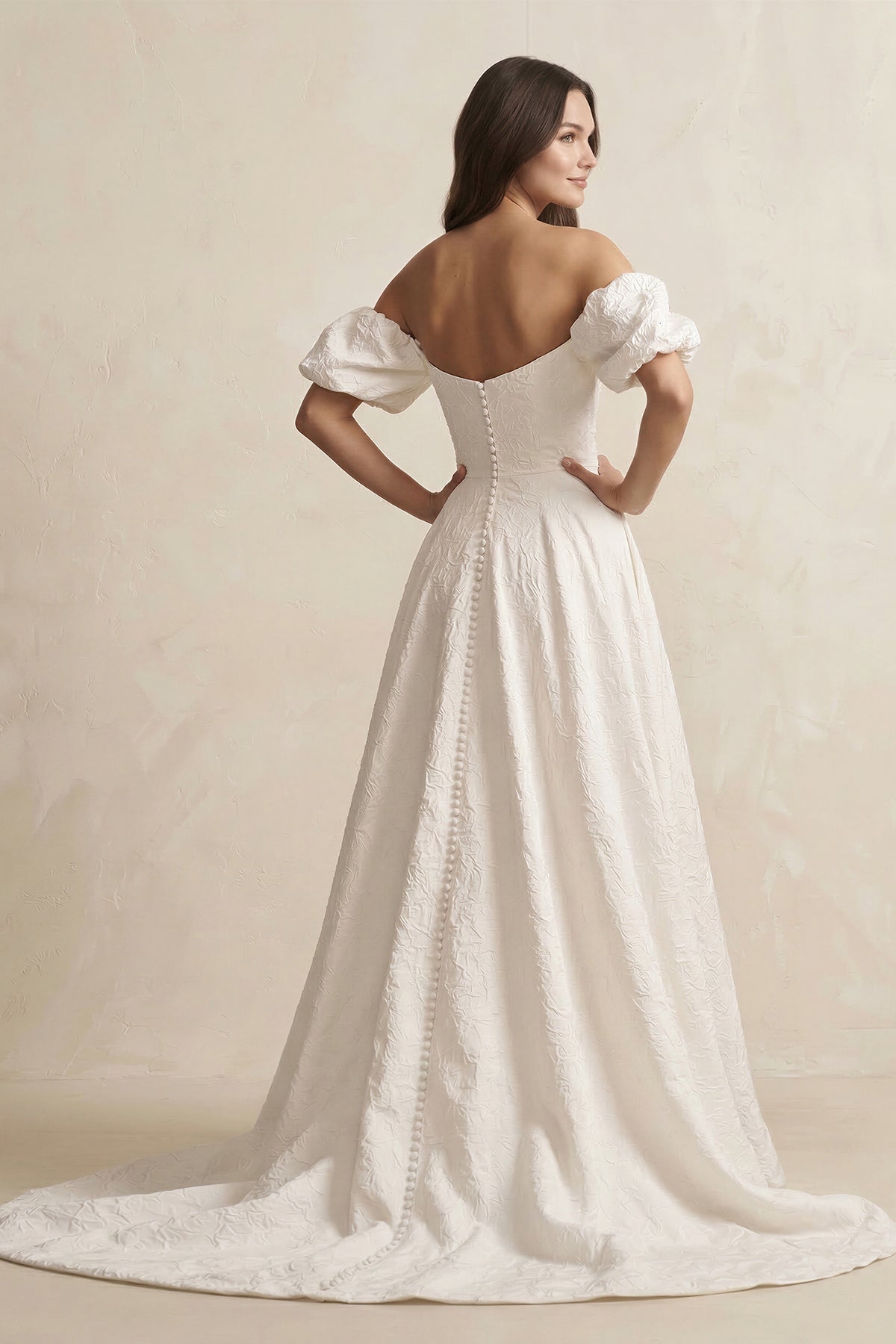 Robe de mariée ivoire trapèze en dentelle à épaules dénudées sans manches - Harana