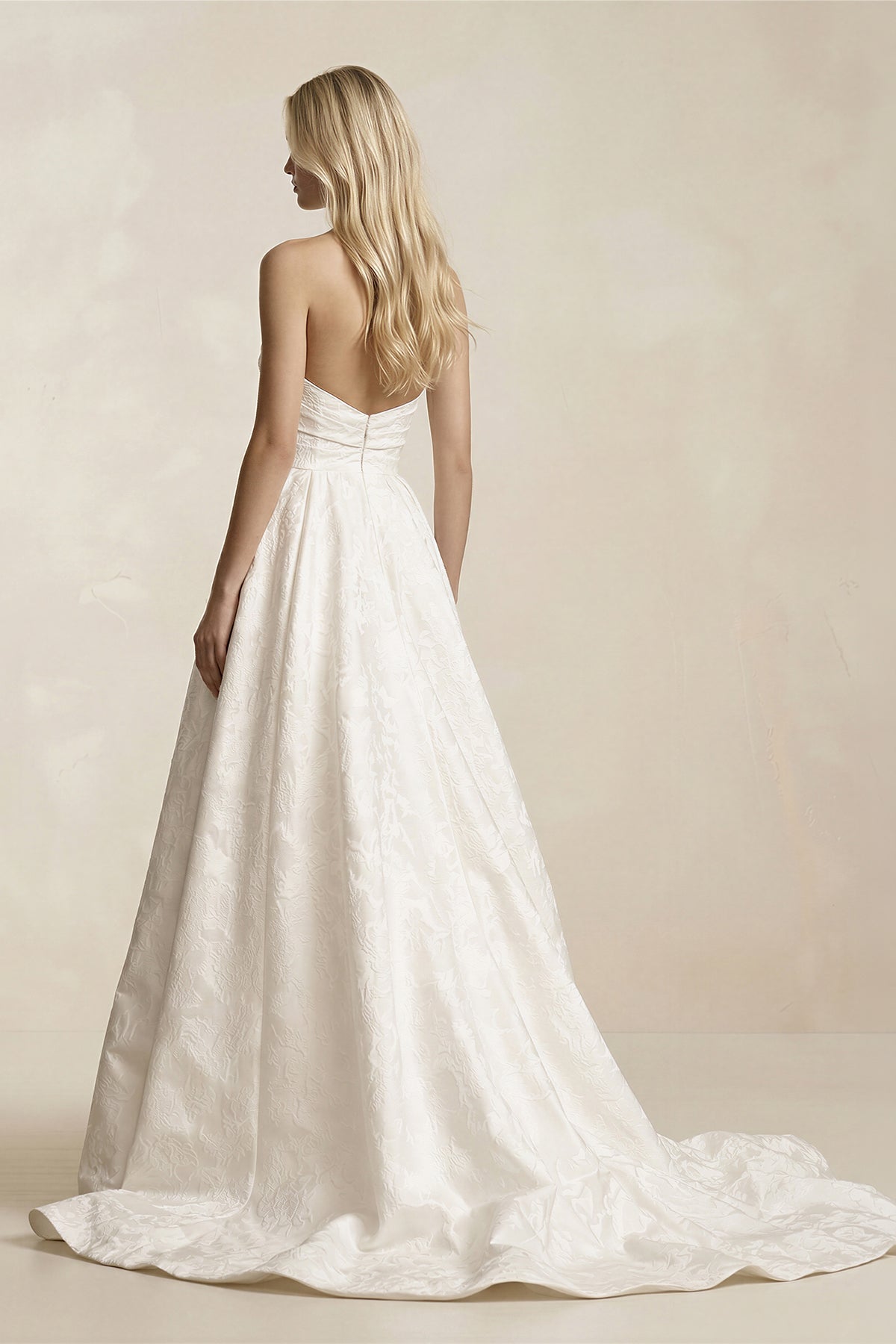 Robe de mariée ivoire trapèze bustier sans manches - Harana