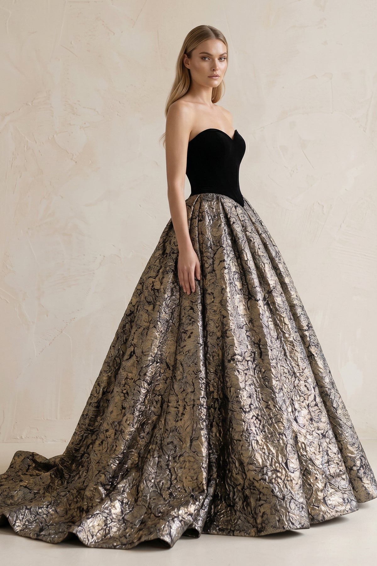 Robe de mariée noir longue sans manches coupe trapèze - Harana