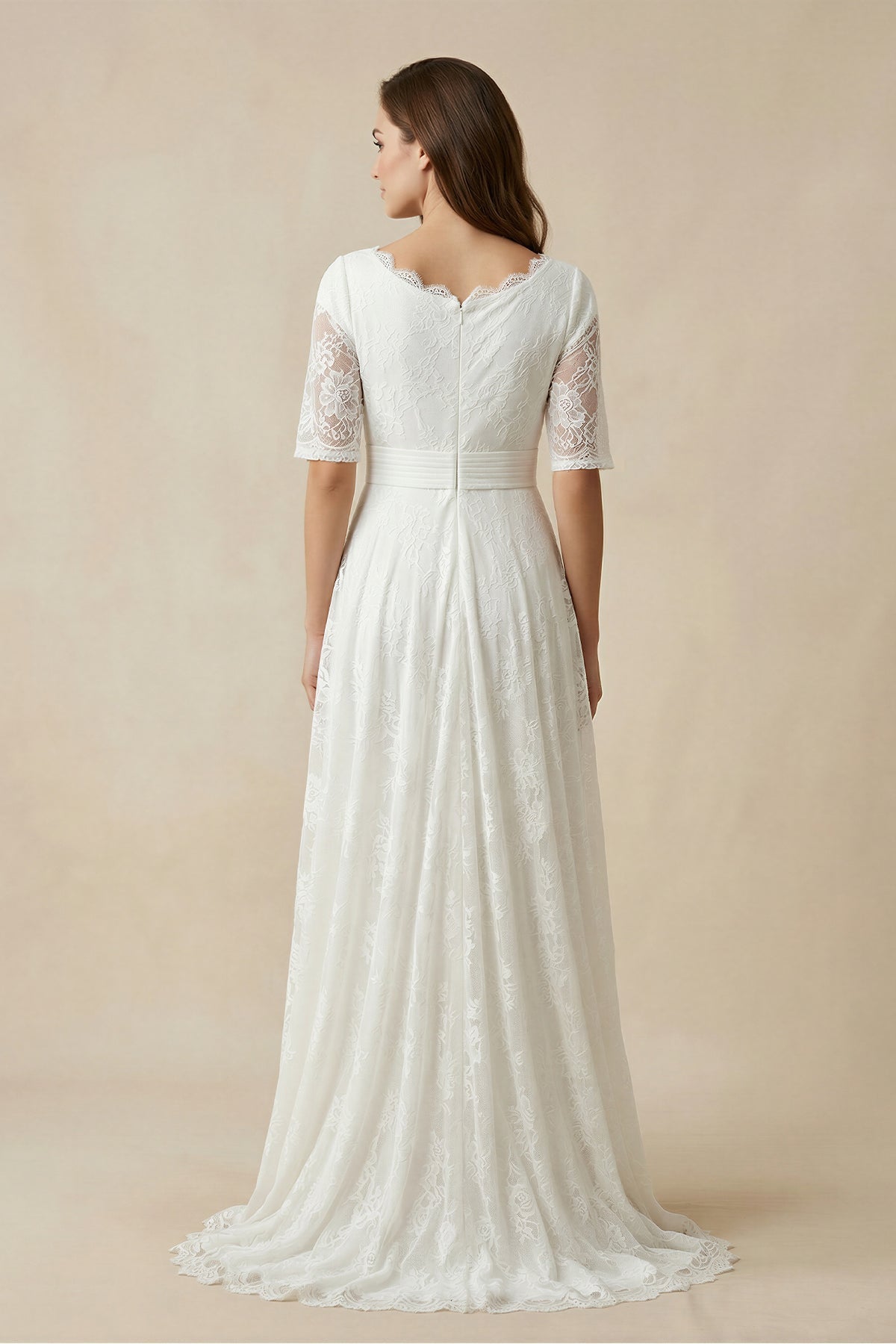 Robe de mariée blanche trapèze en dentelle manches courtes à appliqués - Harana