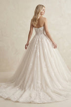 Robe de mariée ivoire trapèze en dentelle décolleté cœur sans manches - Harana