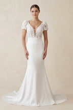 Robe de mariée blanche en satin et dentelle coupe sirène à col V et manches courtes - Harana